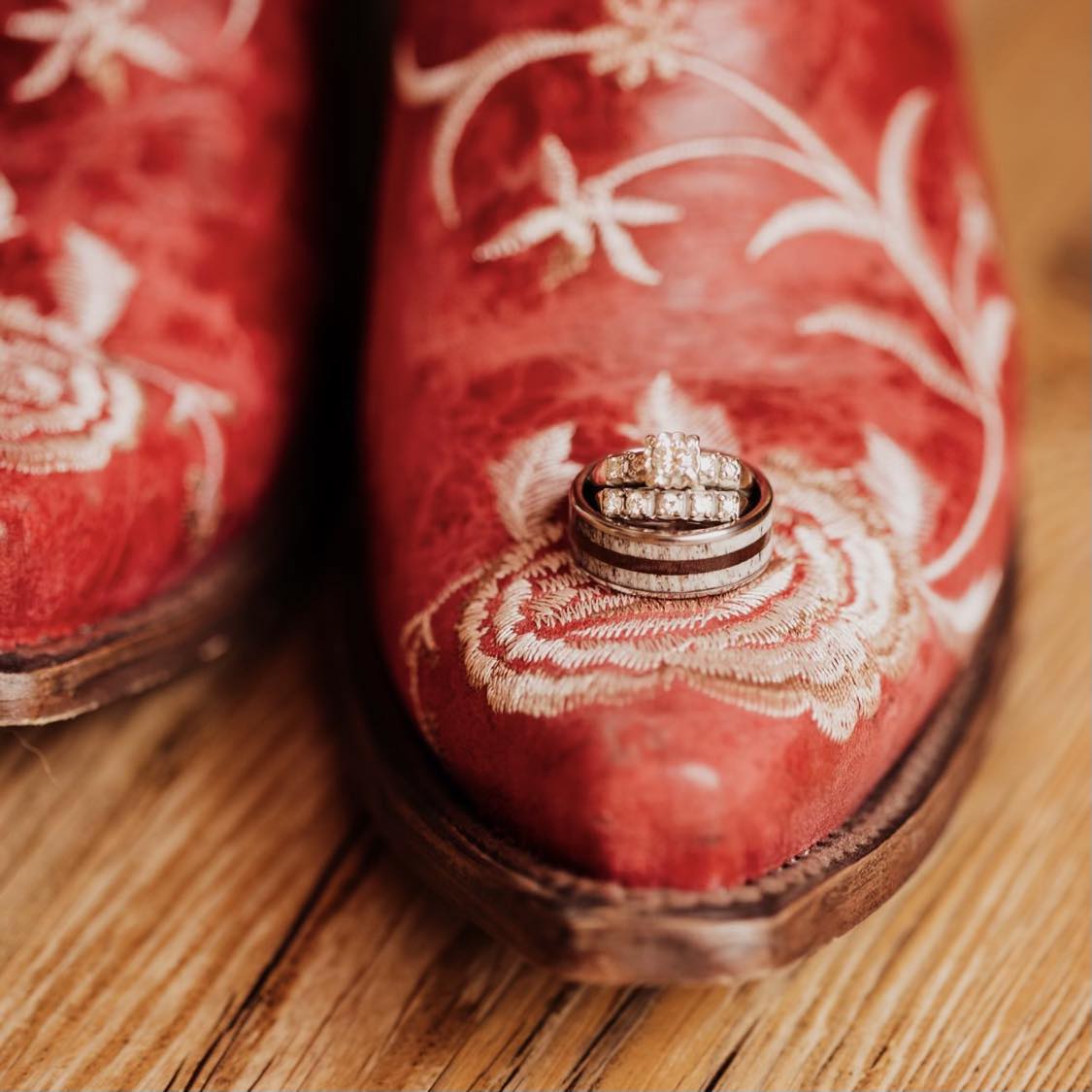 TheMontana - Boot Display - Men's Antler Wedding Rings