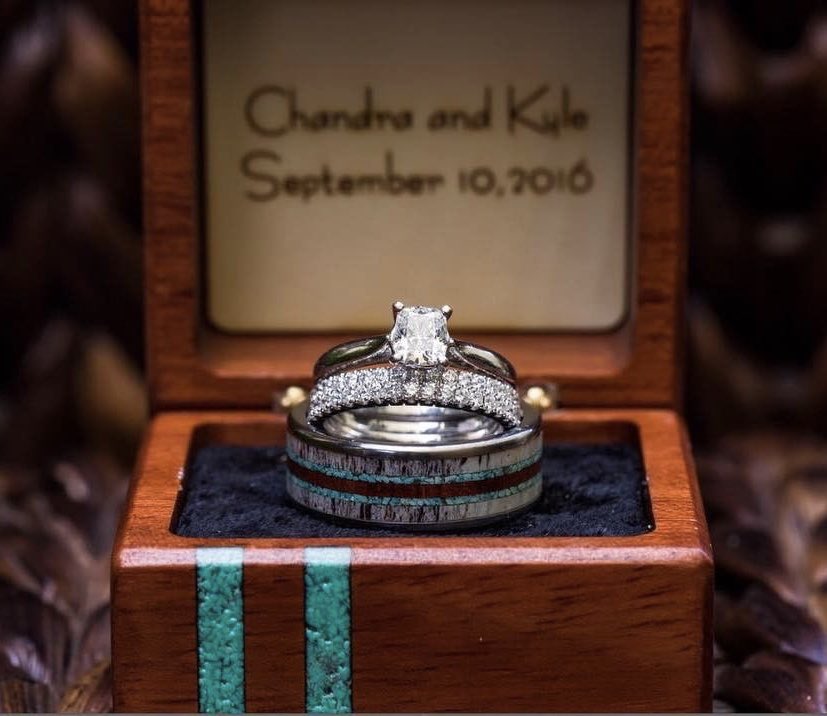 TheTexan - Box Display - Men's Antler Wedding Rings