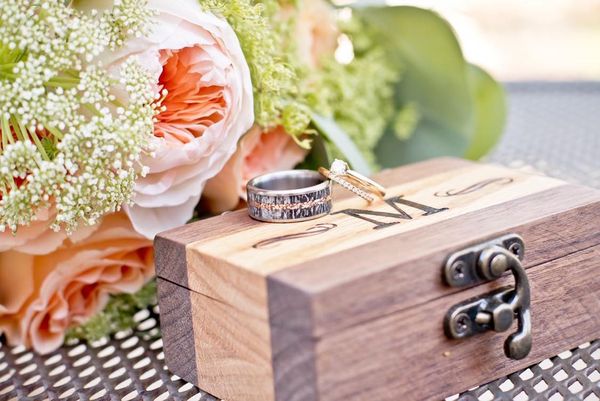 TheArizona - Ring Box Display - Men's Antler Wedding Rings